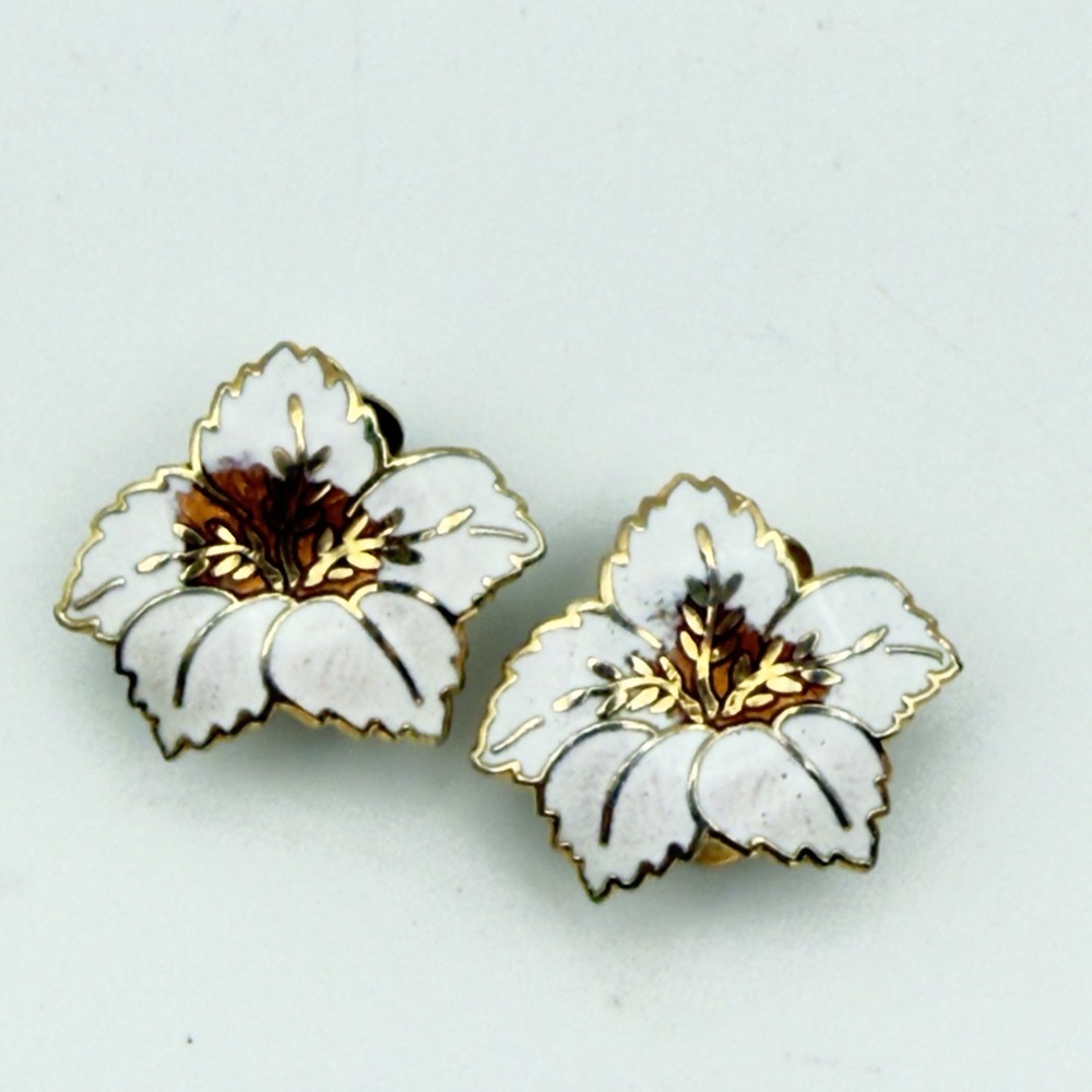 Cloisonne Flower Clip Earrings White Enamel Gold Floral Vintage .75"